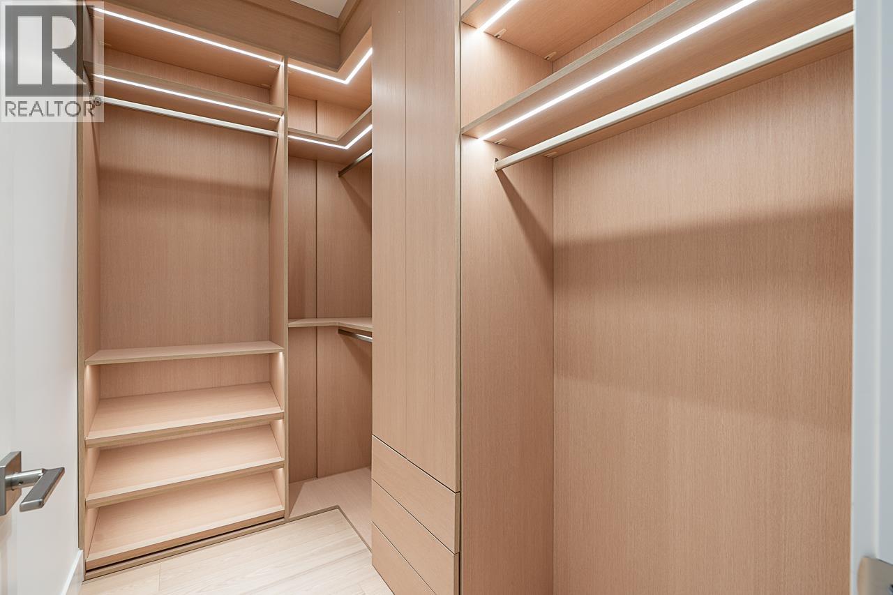 Listing Picture 18 of 40 : 2565 W 2ND AVENUE, Vancouver / 溫哥華 - 魯藝地產 Yvonne Lu Group - MLS Medallion Club Member