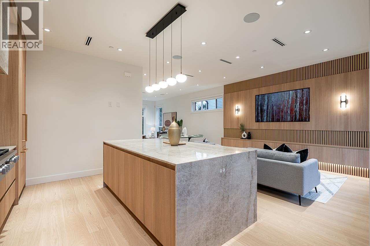 Listing Picture 14 of 40 : 2565 W 2ND AVENUE, Vancouver / 溫哥華 - 魯藝地產 Yvonne Lu Group - MLS Medallion Club Member