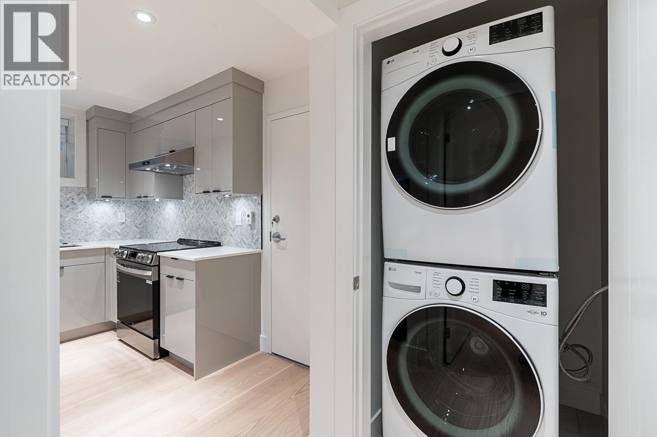 Listing Picture 34 of 40 : 2565 W 2ND AVENUE, Vancouver / 溫哥華 - 魯藝地產 Yvonne Lu Group - MLS Medallion Club Member