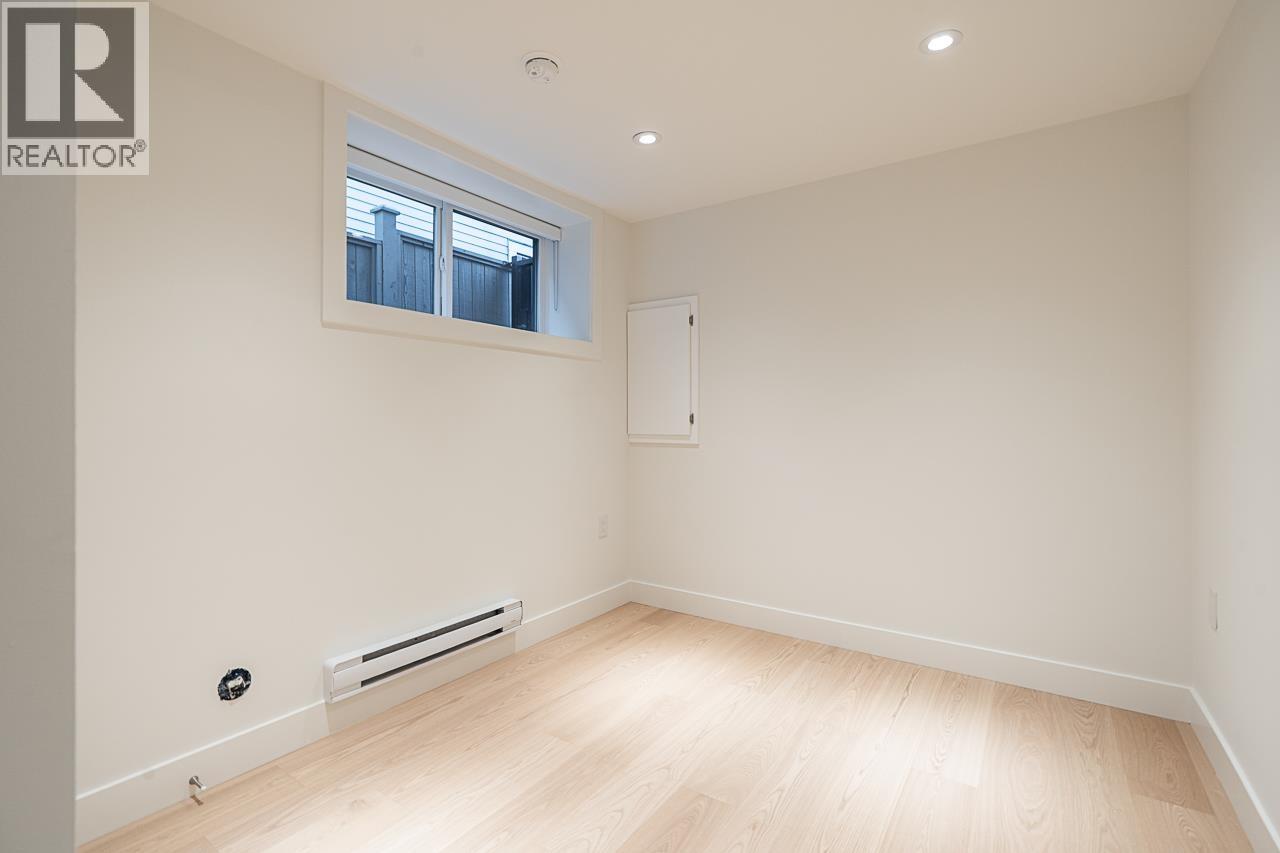 Listing Picture 32 of 40 : 2565 W 2ND AVENUE, Vancouver / 溫哥華 - 魯藝地產 Yvonne Lu Group - MLS Medallion Club Member