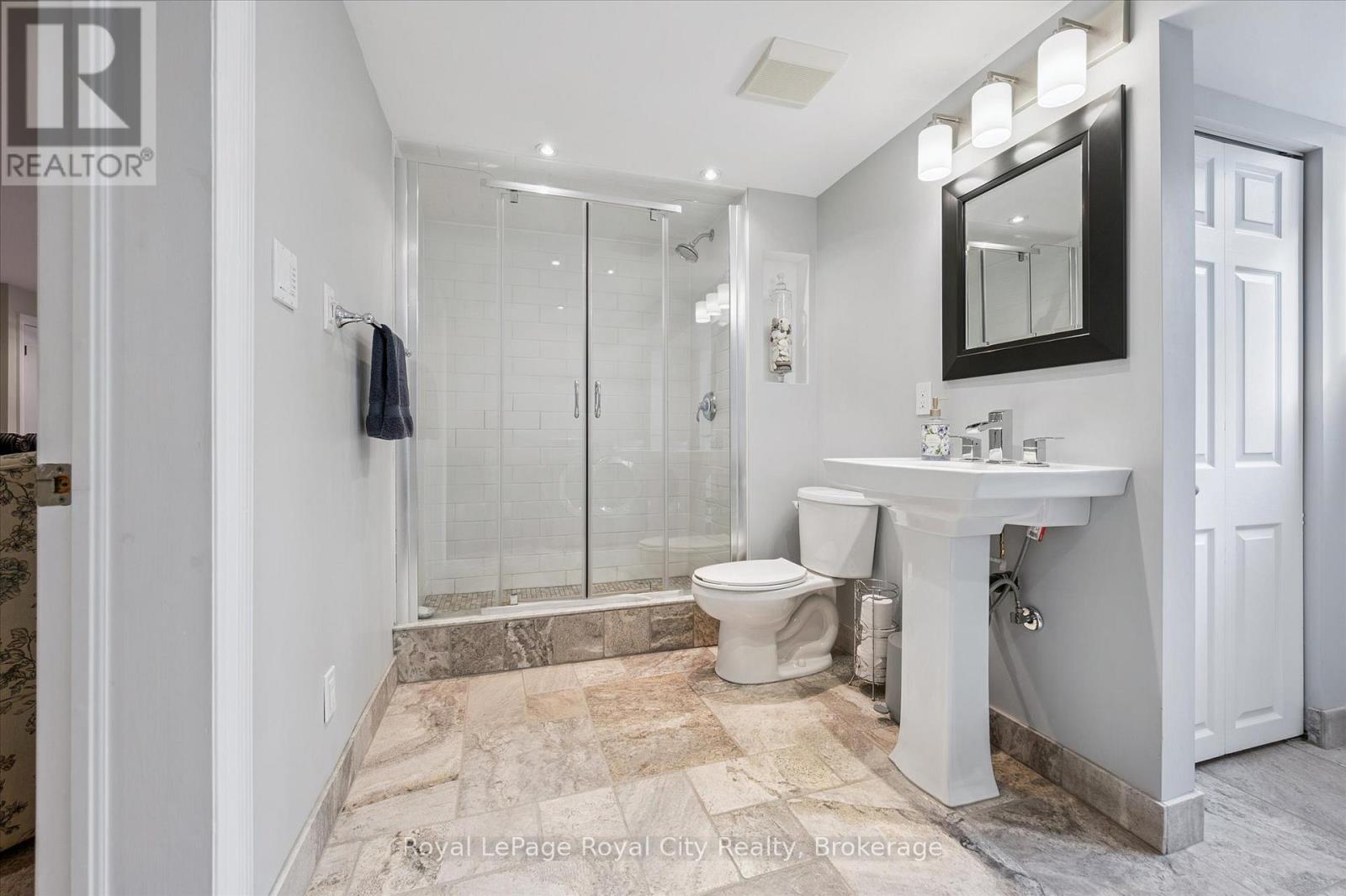 52 Hilldale Crescent, Guelph, Ontario  N1G 4B8 - Photo 35 - X12679226