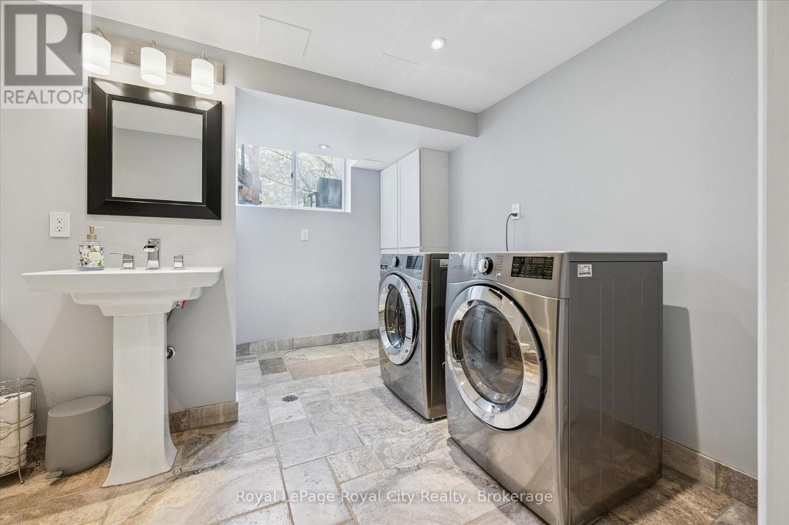 52 Hilldale Crescent, Guelph, Ontario  N1G 4B8 - Photo 36 - X12679226