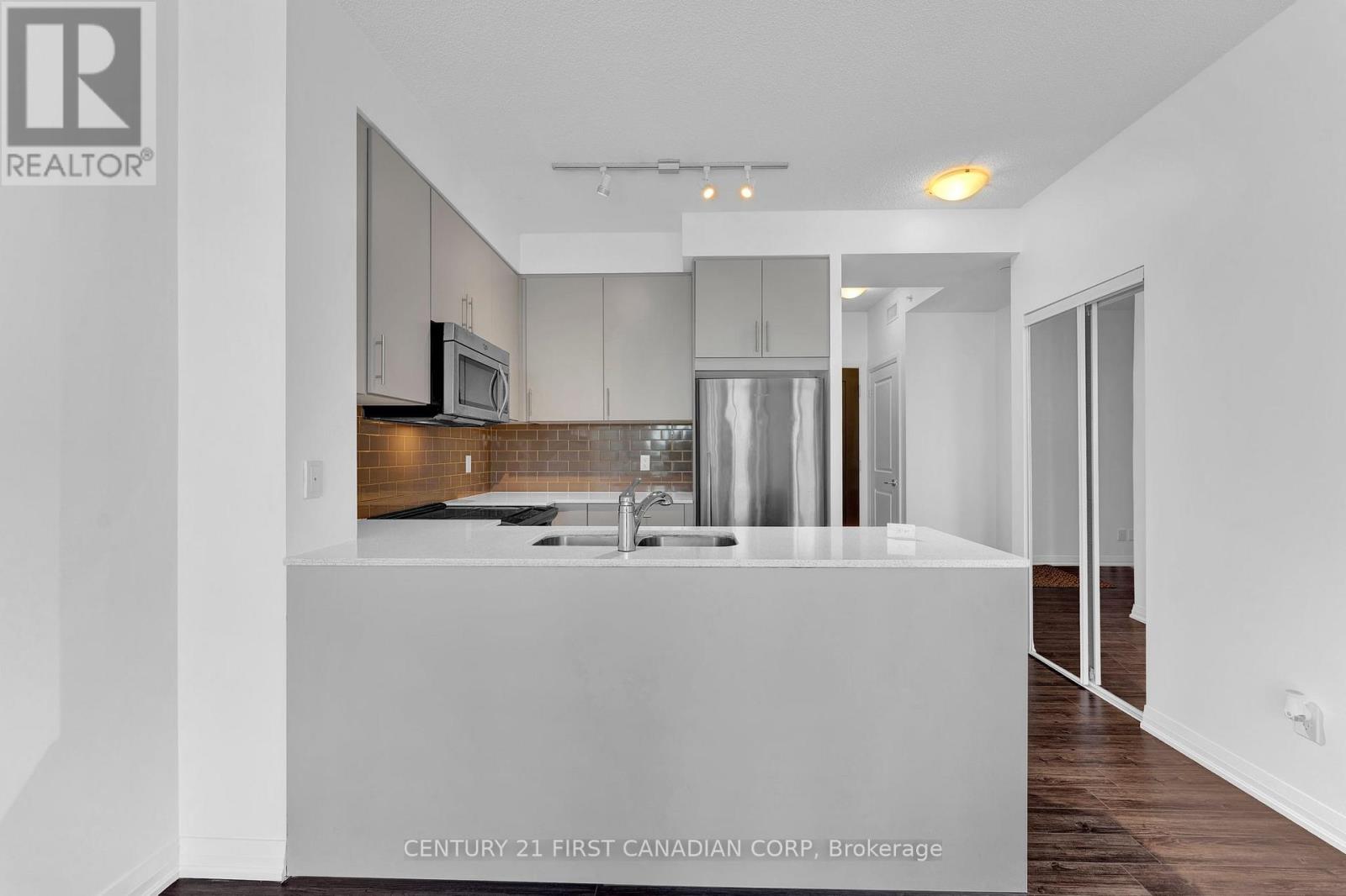 903 - 75 Eglinton Avenue W, Mississauga, Ontario  L5R 0E5 - Photo 14 - W12679256