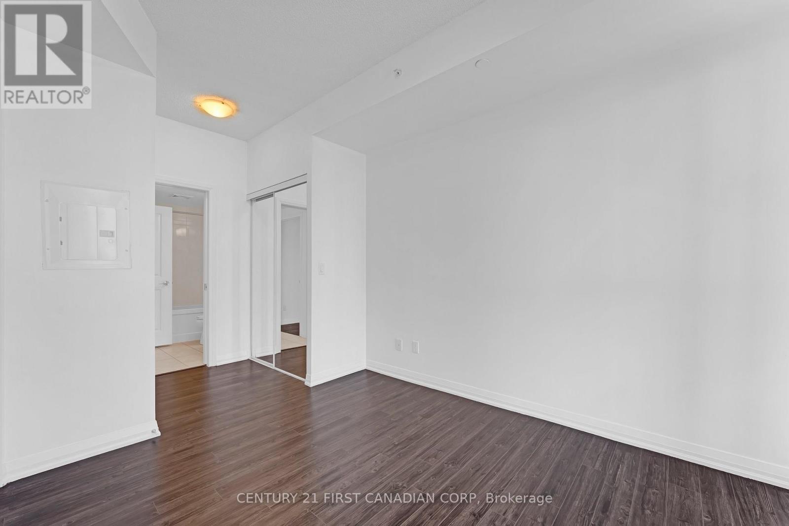 903 - 75 Eglinton Avenue W, Mississauga, Ontario  L5R 0E5 - Photo 19 - W12679256