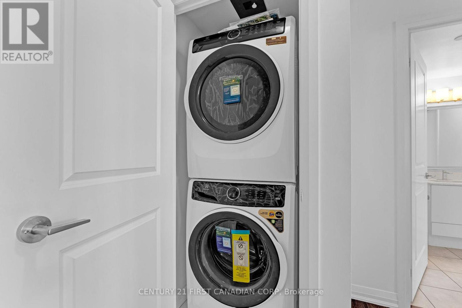 903 - 75 Eglinton Avenue W, Mississauga, Ontario  L5R 0E5 - Photo 21 - W12679256