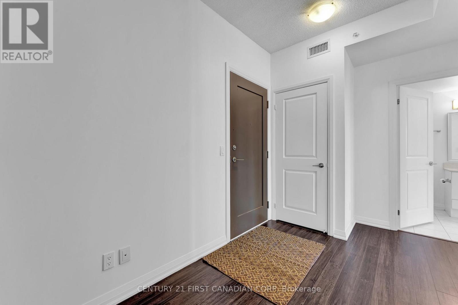 903 - 75 Eglinton Avenue W, Mississauga, Ontario  L5R 0E5 - Photo 7 - W12679256