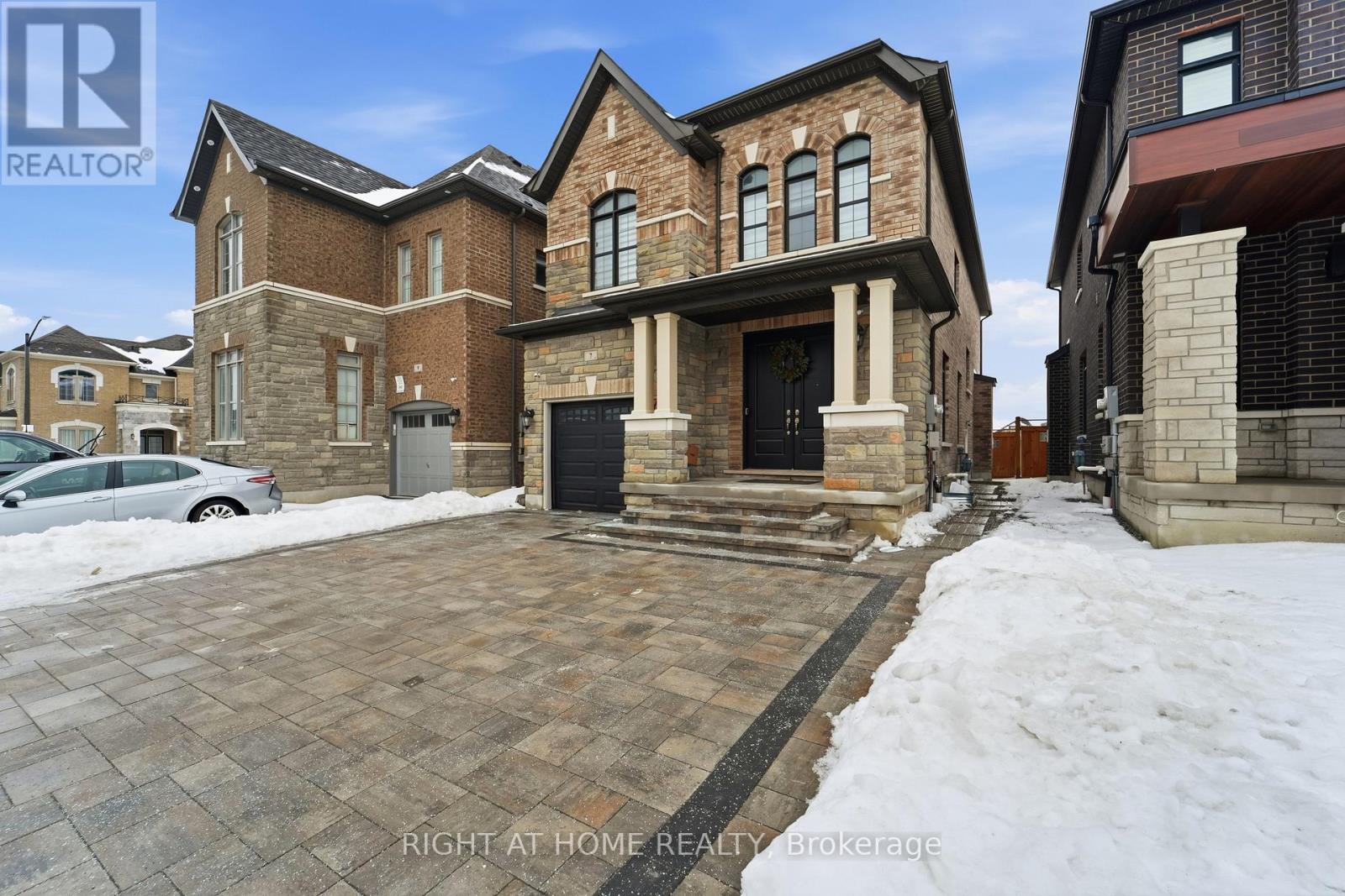 LOWER - 7 WALTER CLIFFORD NESBITT DRIVE, Whitby, Ontario