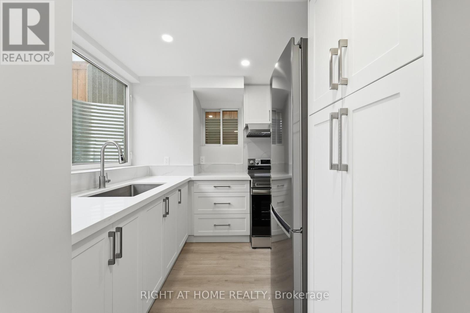 Lower - 7 Walter Clifford Nesbitt Drive, Whitby, Ontario  L1P 0G5 - Photo 11 - E12679262