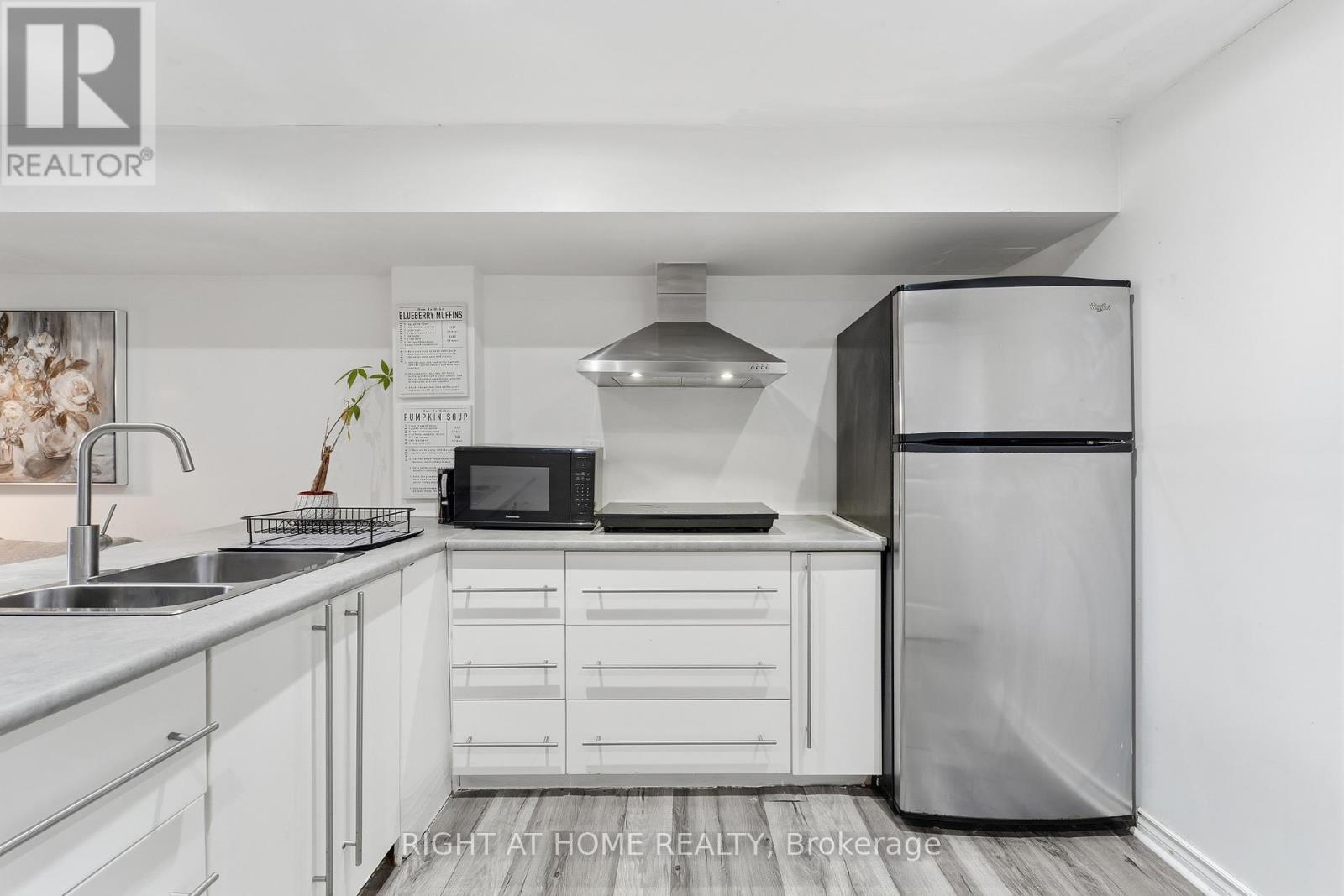 Lower - 2825 St. Clair Avenue E, Toronto, Ontario  M4B 1N3 - Photo 12 - E12679266