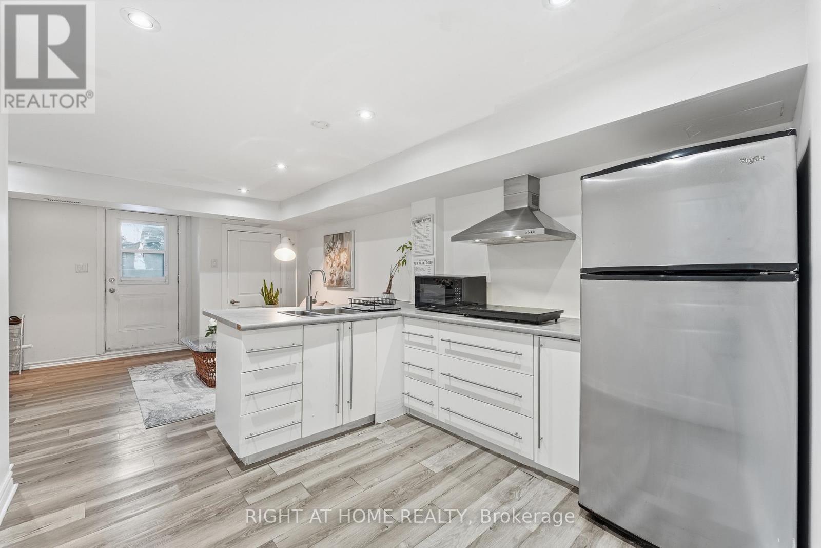 Lower - 2825 St. Clair Avenue E, Toronto, Ontario  M4B 1N3 - Photo 13 - E12679266