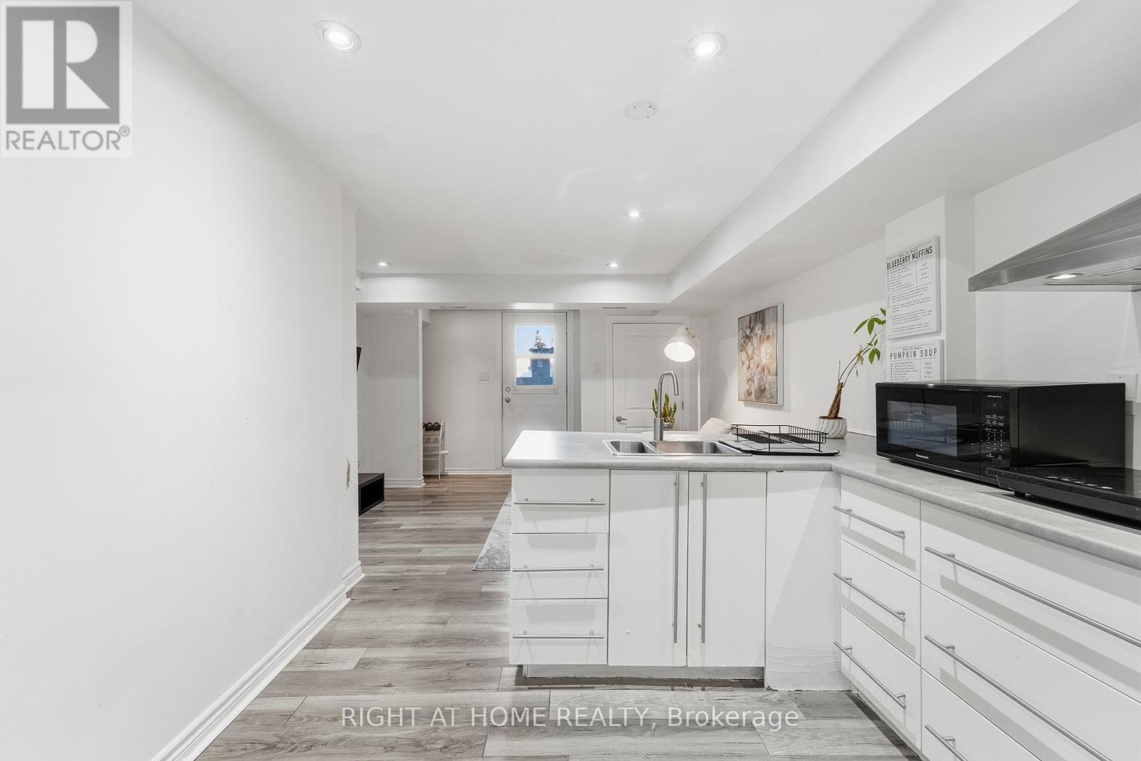 Lower - 2825 St. Clair Avenue E, Toronto, Ontario  M4B 1N3 - Photo 14 - E12679266