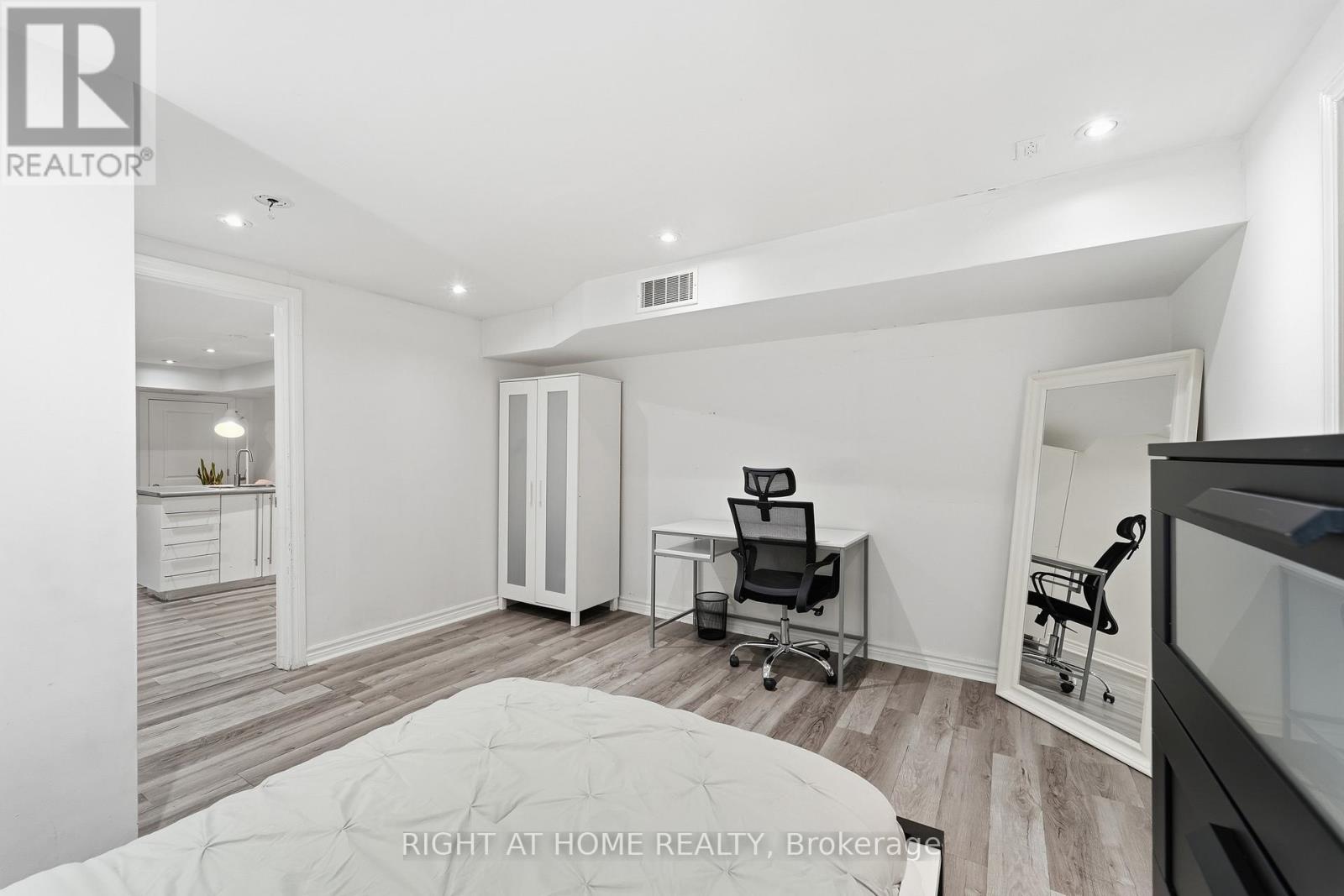 Lower - 2825 St. Clair Avenue E, Toronto, Ontario  M4B 1N3 - Photo 17 - E12679266