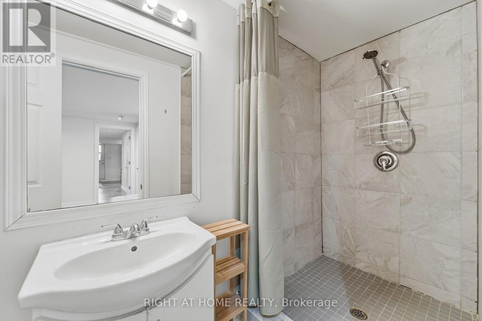 Lower - 2825 St. Clair Avenue E, Toronto, Ontario  M4B 1N3 - Photo 18 - E12679266