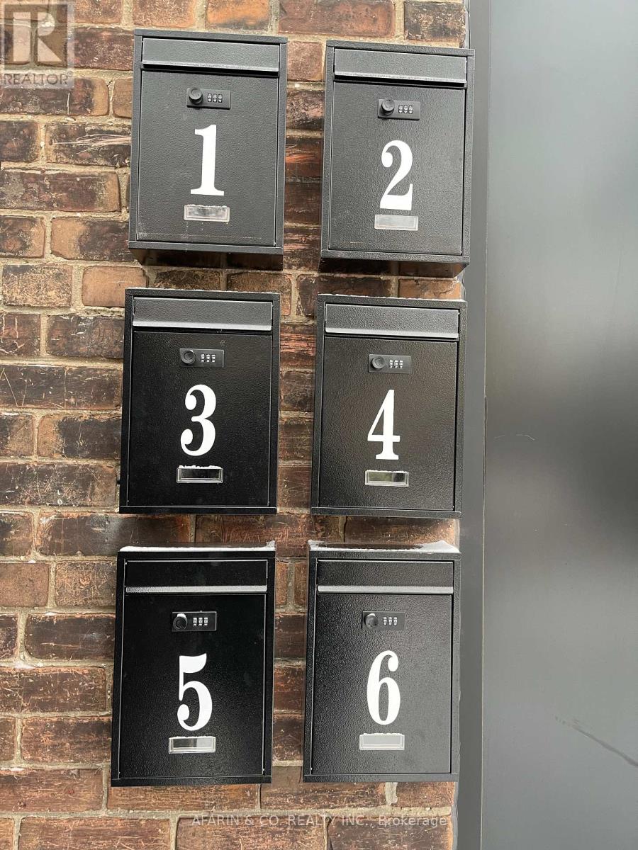 6 - 79 Cedarvale Avenue, Toronto, Ontario  M4C 4J6 - Photo 4 - E12679270