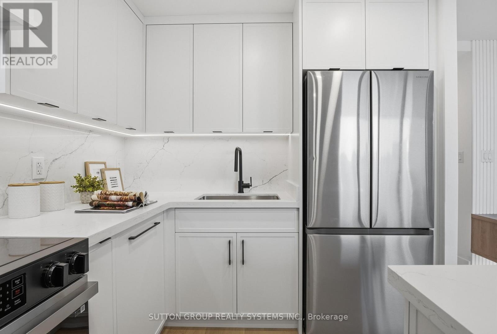 909 - 60 Southport Street, Toronto, Ontario M6S 3N4 - Photo 18 - W12679214