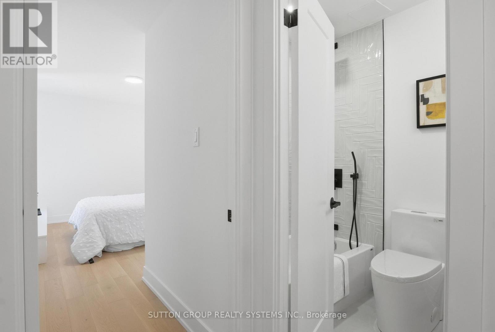 909 - 60 Southport Street, Toronto, Ontario M6S 3N4 - Photo 38 - W12679214