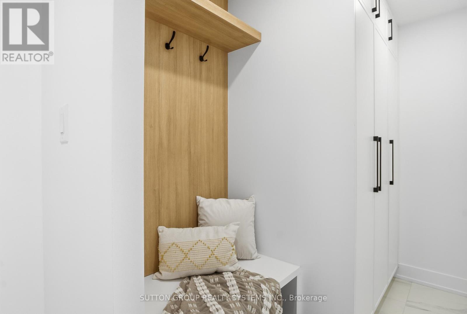 909 - 60 Southport Street, Toronto, Ontario M6S 3N4 - Photo 4 - W12679214