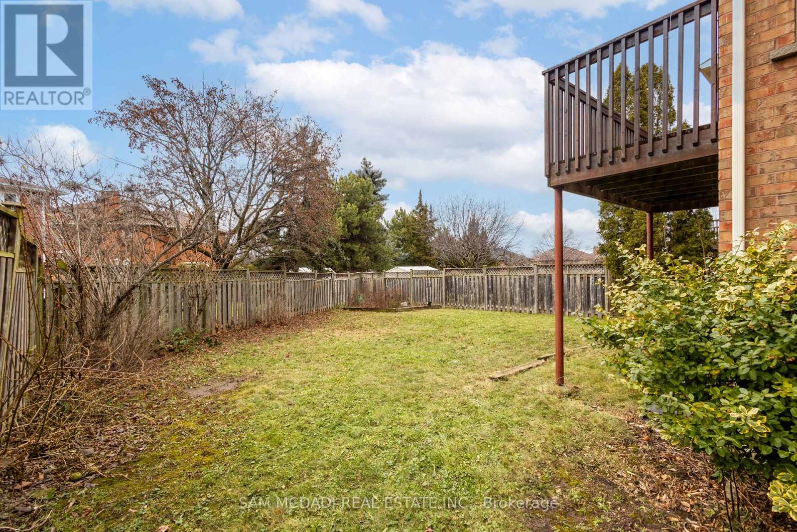 2093 The Chase, Mississauga, Ontario  L5M 3B8 - Photo 35 - W12679222