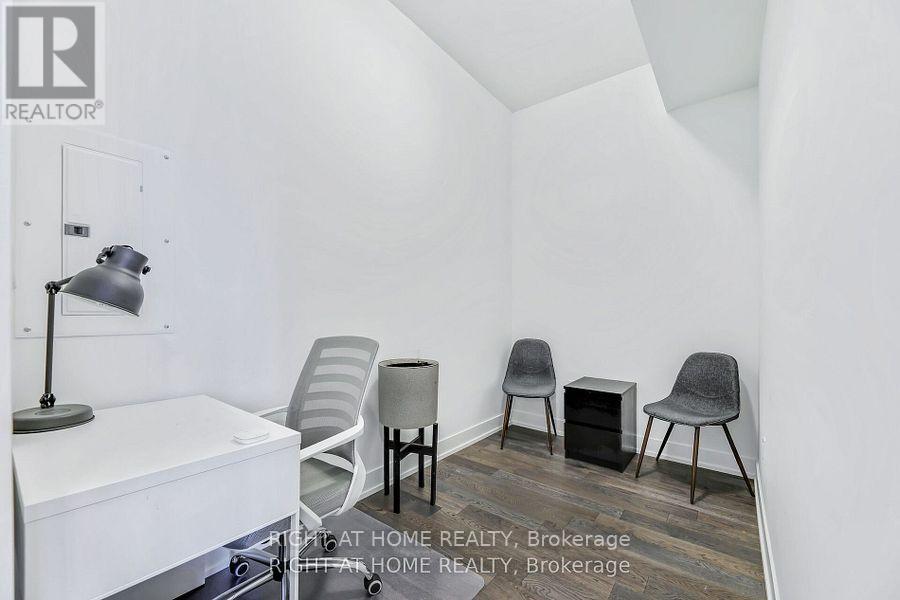 213 - 1063 Douglas Mccurdy Common, Mississauga, Ontario L5G 0C5 - Photo 11 - W12679250