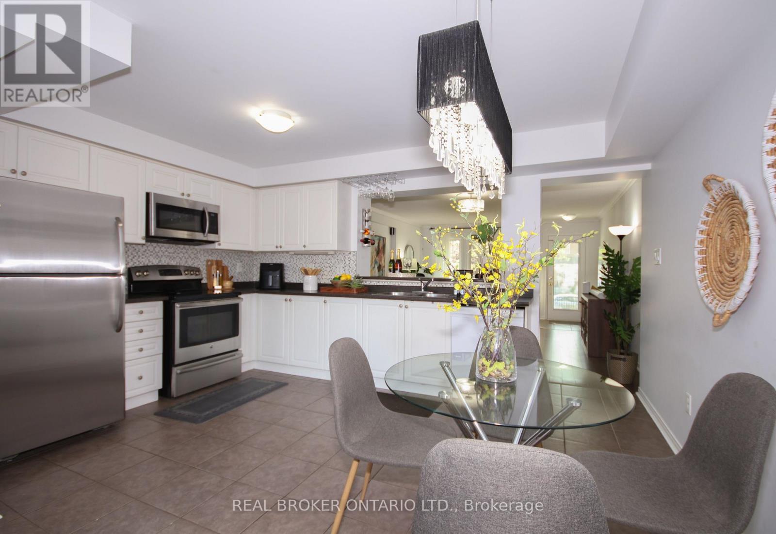 9 - 3200 Bentley Drive, Mississauga, Ontario  L5M 0P7 - Photo 16 - W12679254