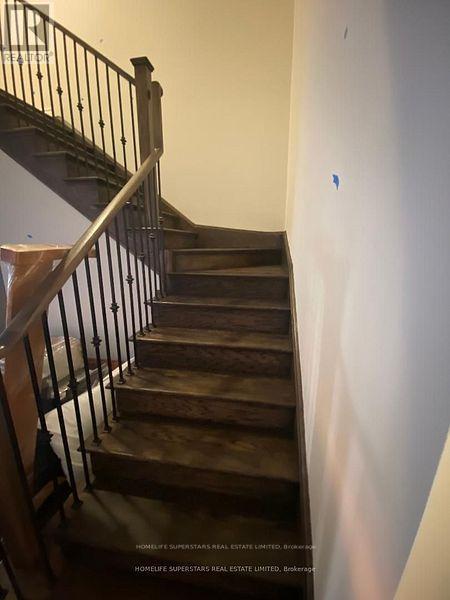 212 Palace Street E, Thorold, Ontario  L2V 5G7 - Photo 5 - X12679204