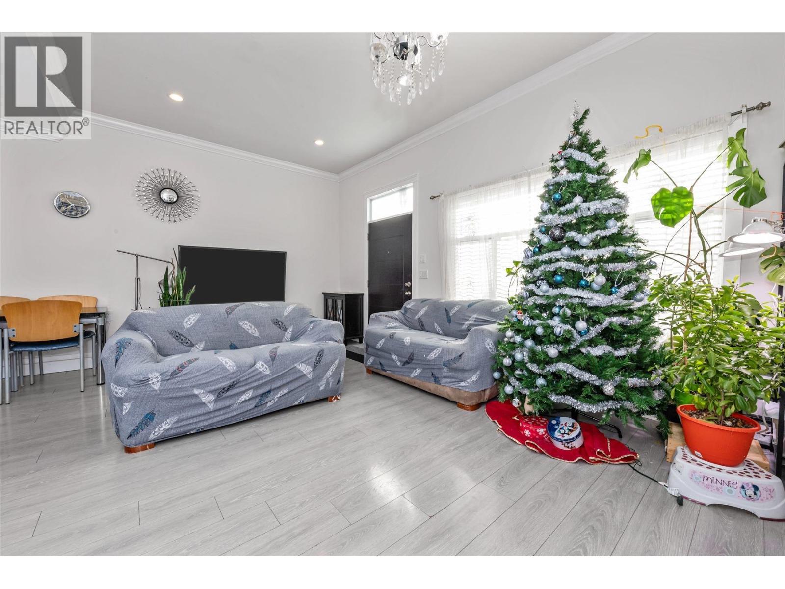 5461 Manor Street, Burnaby, British Columbia  V5G 1B6 - Photo 3 - R3072828