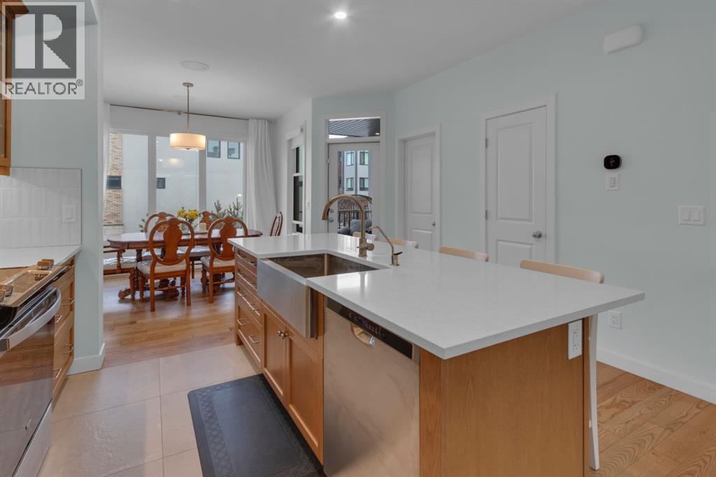 89 Greenbriar Place Nw, Calgary, Alberta  T3B 6J1 - Photo 3 - A2278108