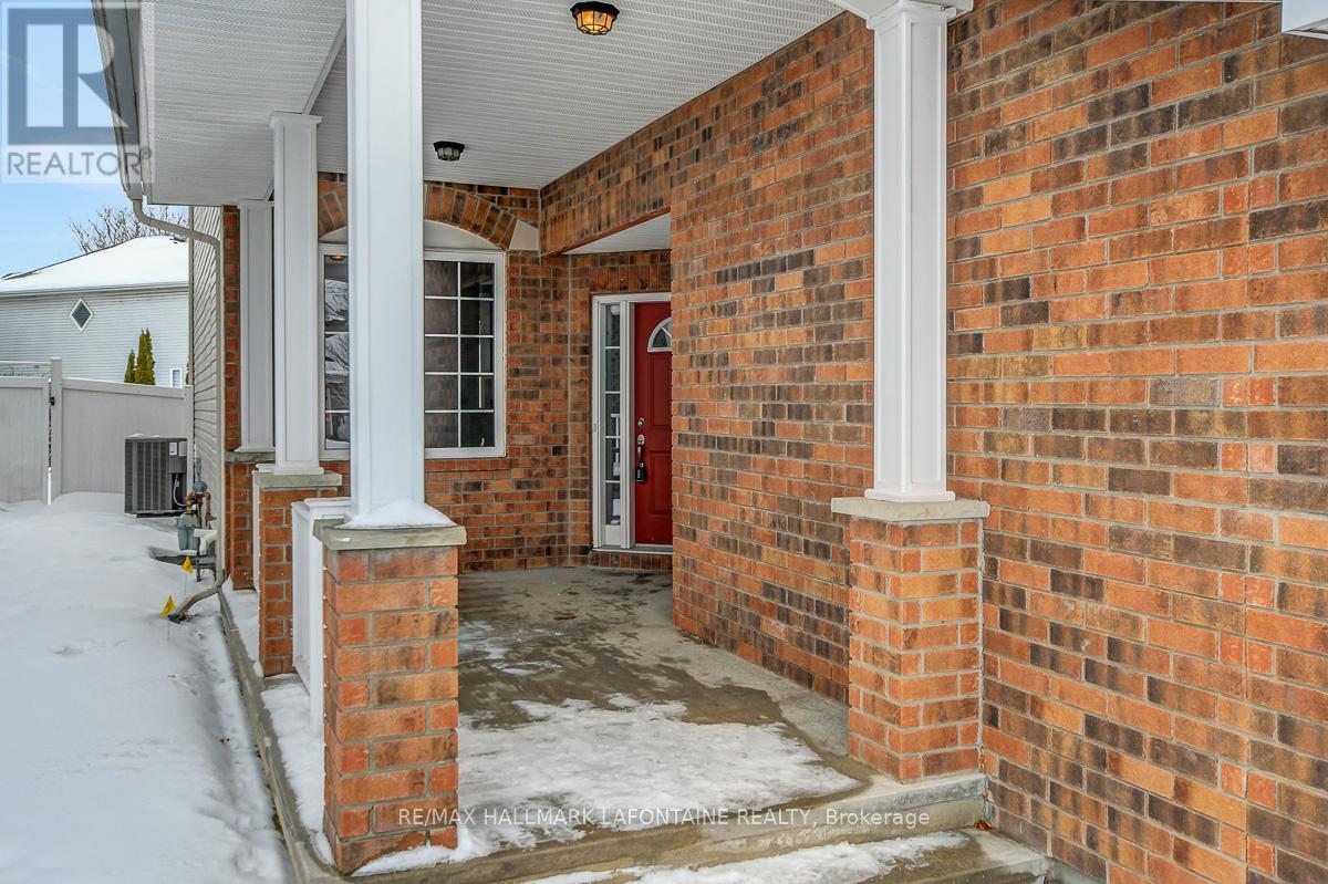 919 Scala Avenue, Ottawa, Ontario  K4A 4M7 - Photo 2 - X12670944