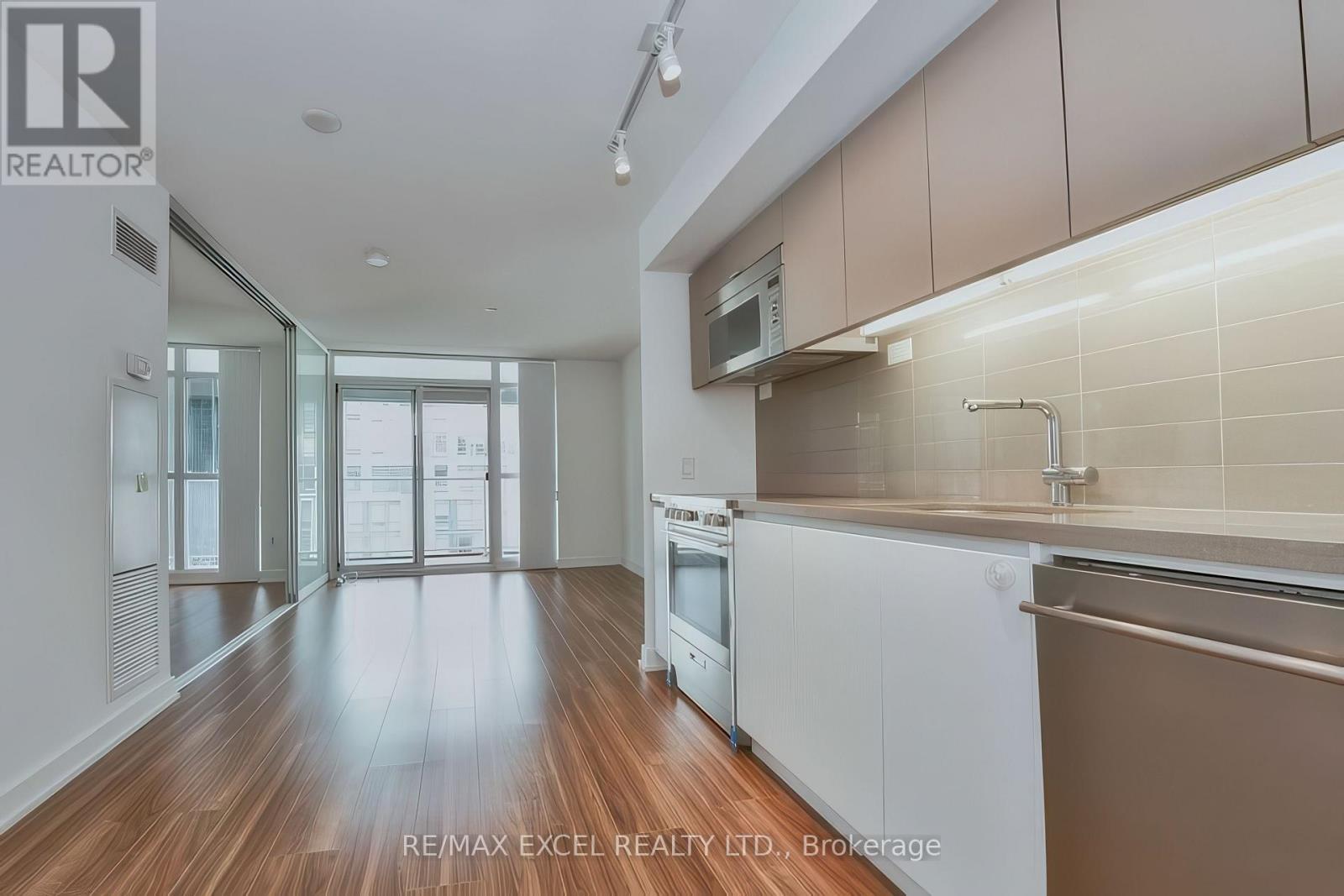 710 - 85 Queens Wharf Road, Toronto, Ontario  M5V 0J9 - Photo 2 - C12679280