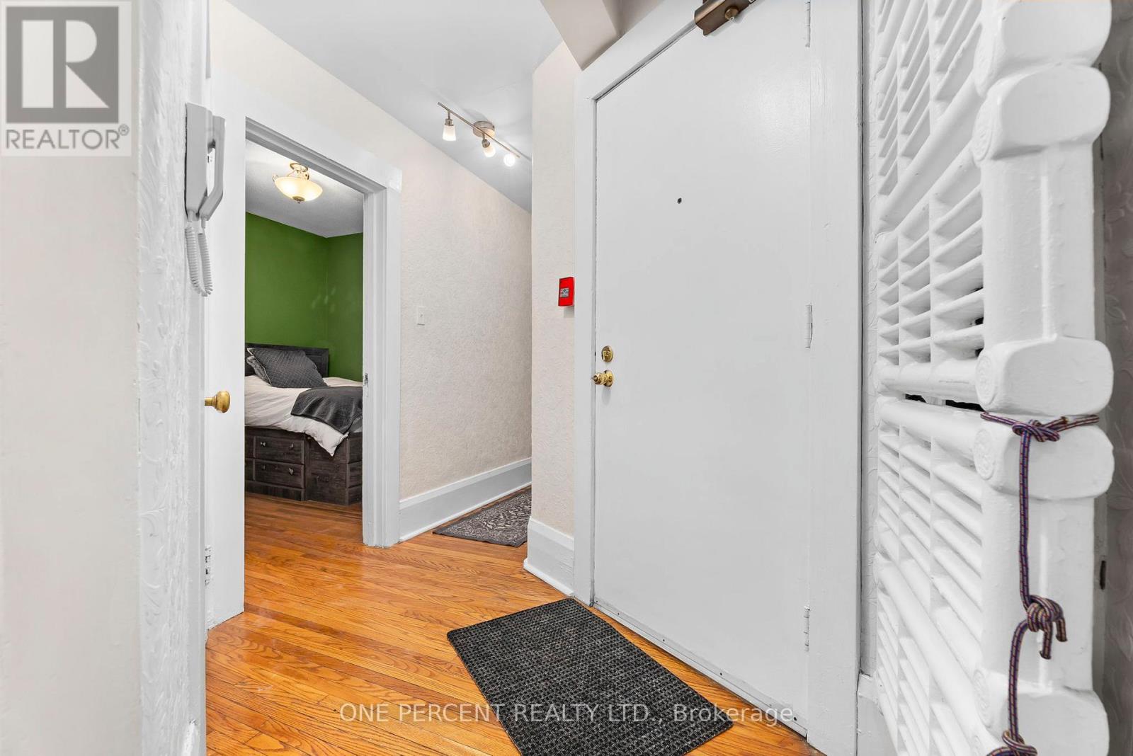 2 - 68 Kendal Avenue, Toronto, Ontario  M5R 1L9 - Photo 5 - C12679294