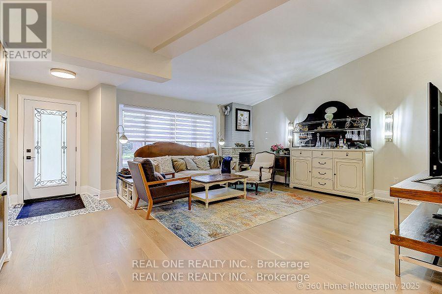 10 North Hills Terrace, Toronto, Ontario  M3C 1M6 - Photo 4 - C12679304