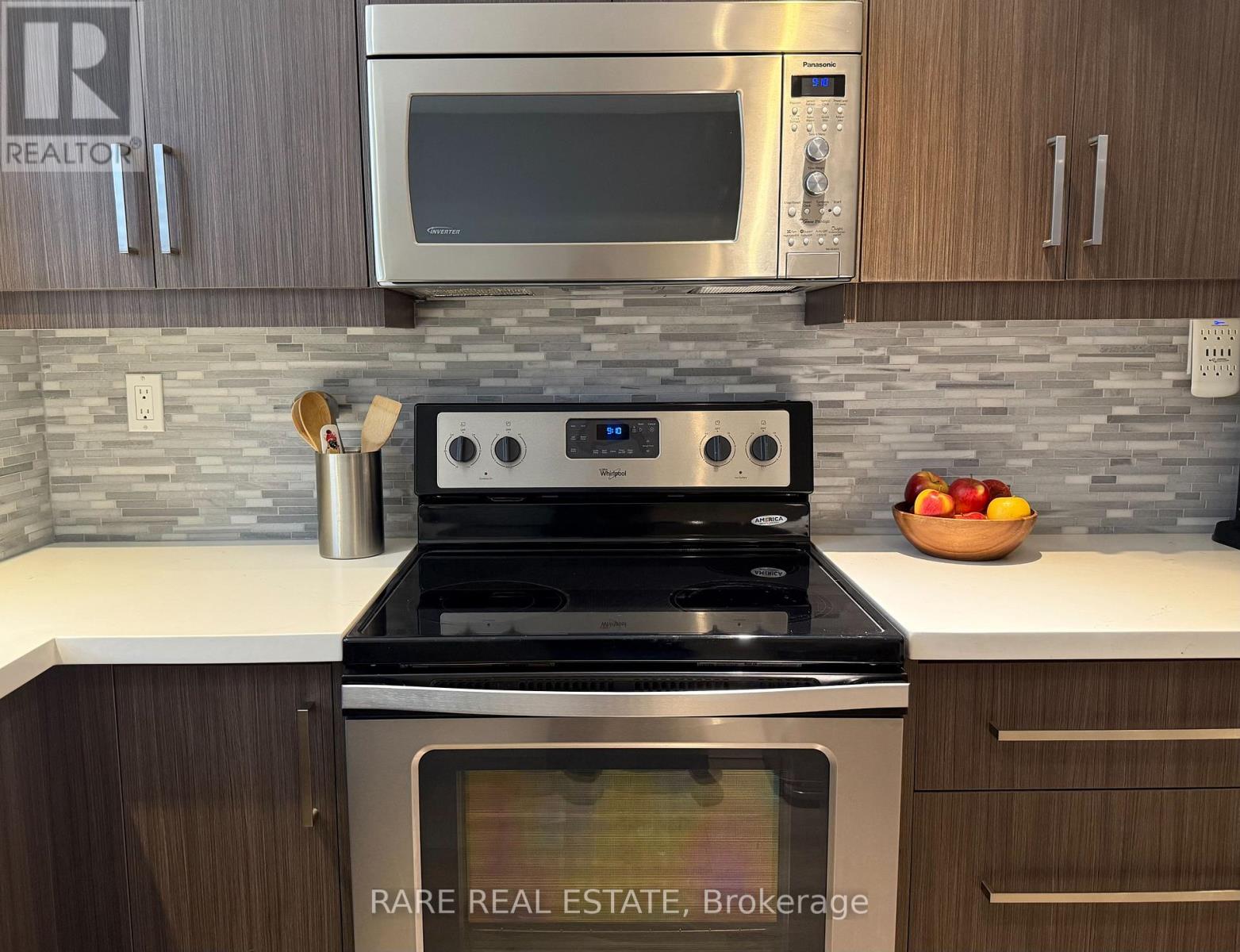 649 - 53 Mccaul Street, Toronto, Ontario  M5T 2W9 - Photo 2 - C12679338