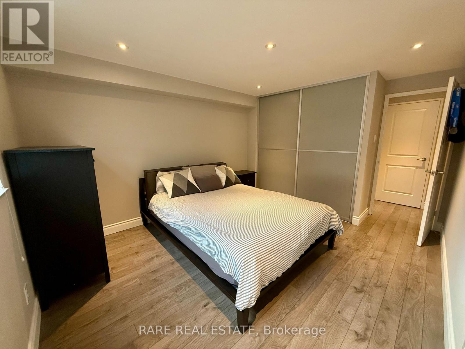 649 - 53 Mccaul Street, Toronto, Ontario  M5T 2W9 - Photo 8 - C12679338