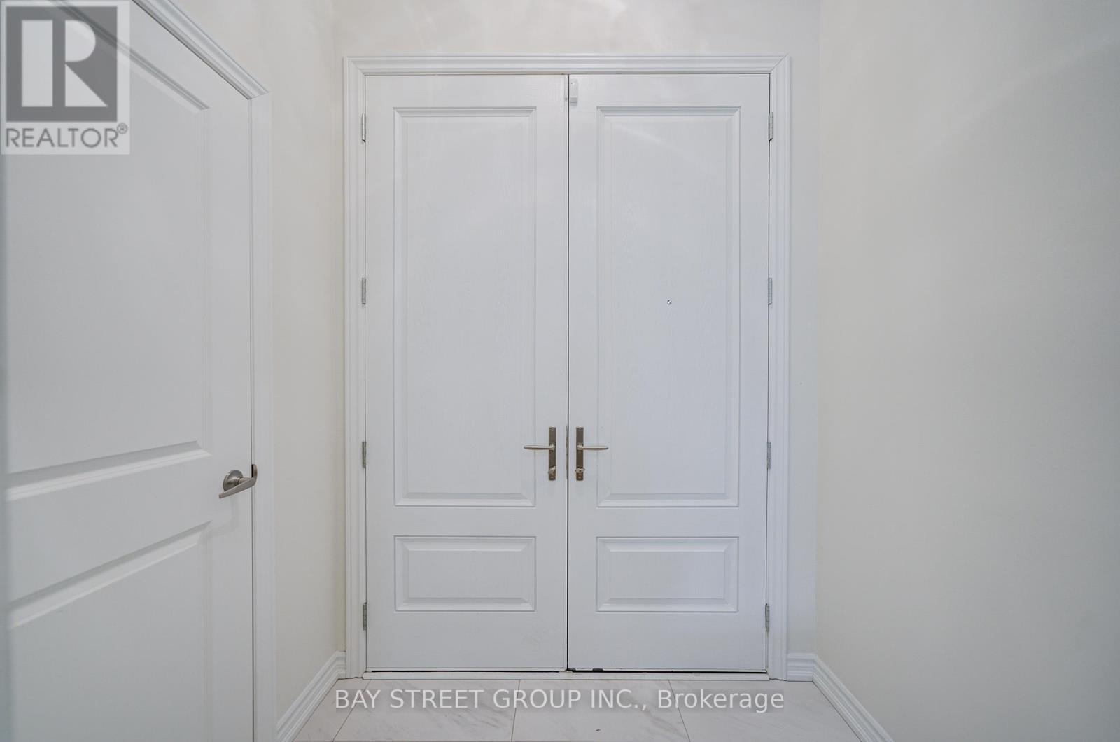 2916 Nakina Street, Pickering, Ontario  L1X 2R5 - Photo 2 - E12679318