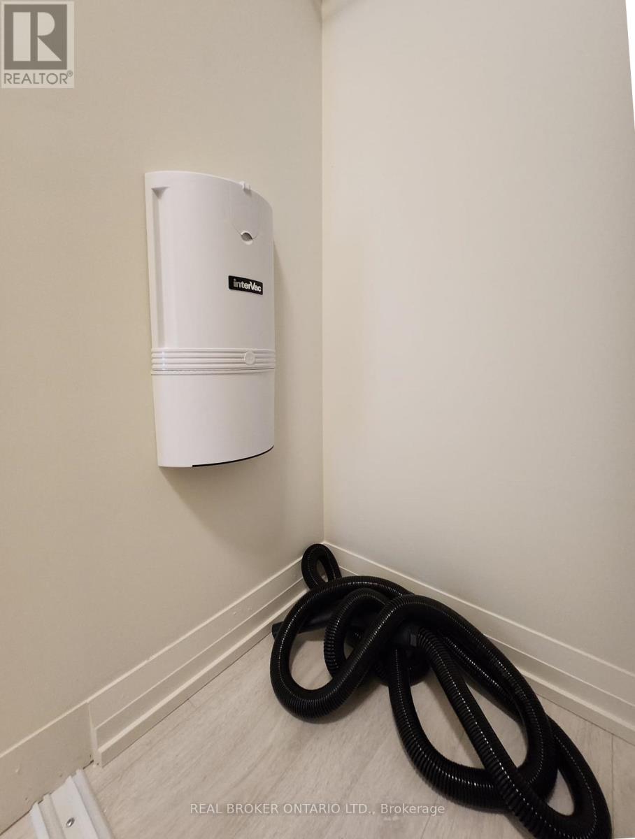 1825 - 9000 Jane Street, Vaughan, Ontario  L4K 0M6 - Photo 10 - N12679306