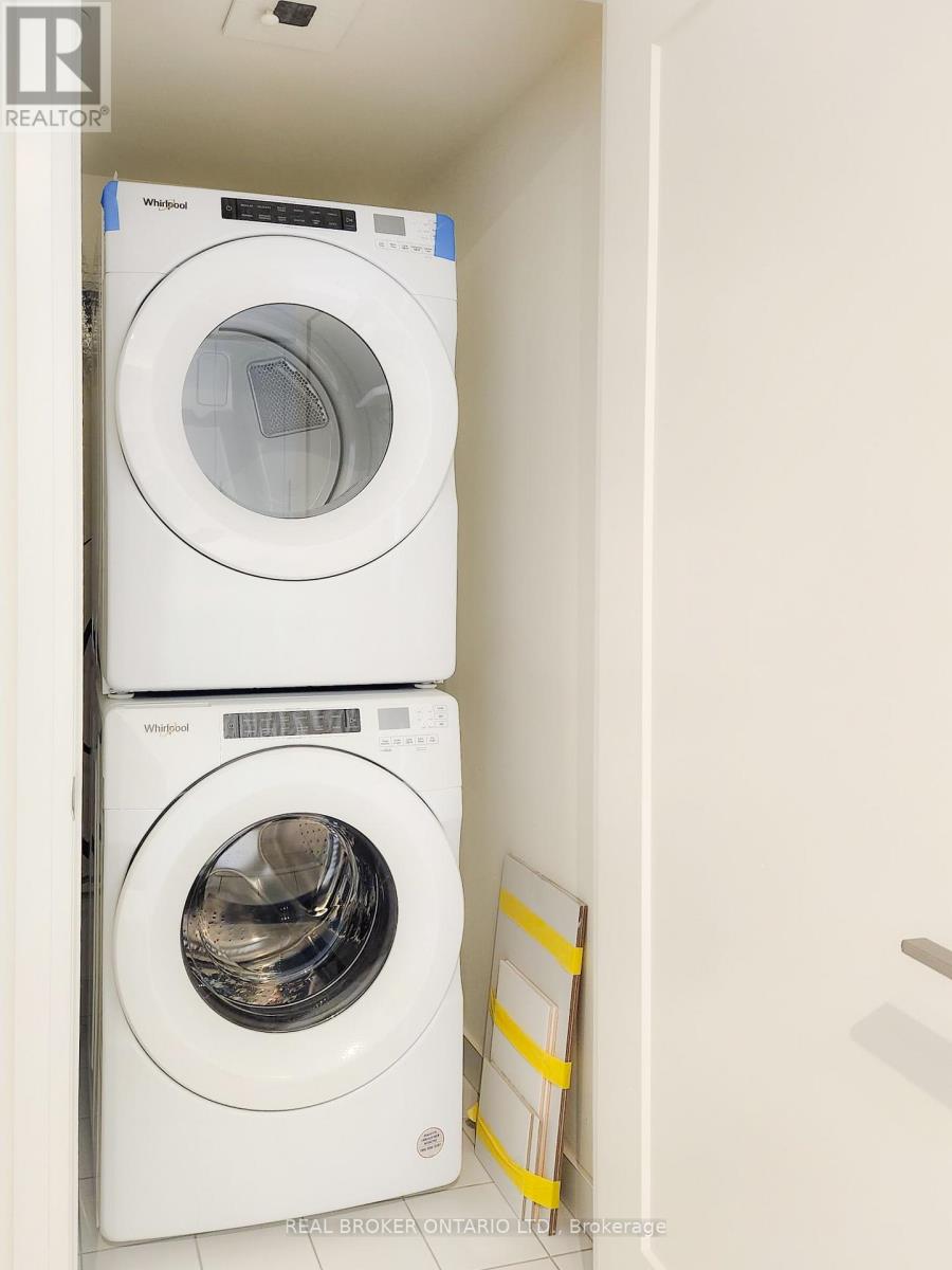 1825 - 9000 Jane Street, Vaughan, Ontario  L4K 0M6 - Photo 9 - N12679306