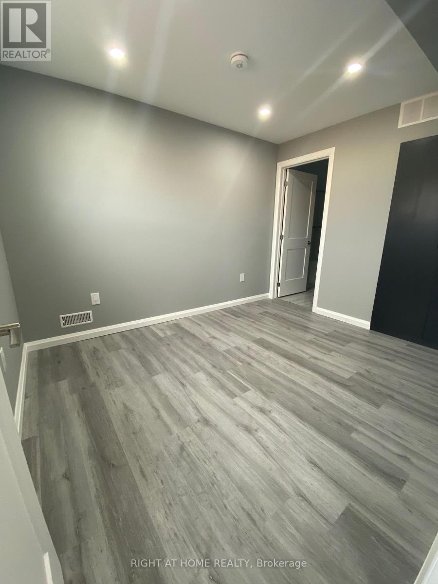 Upper - 4087 Clevedon Drive, Mississauga, Ontario  L4Z 1J4 - Photo 13 - W12679284