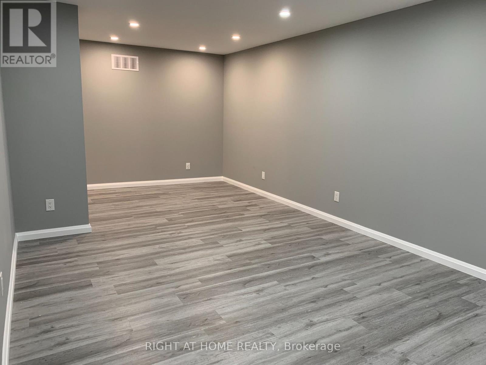 Upper - 4087 Clevedon Drive, Mississauga, Ontario  L4Z 1J4 - Photo 5 - W12679284