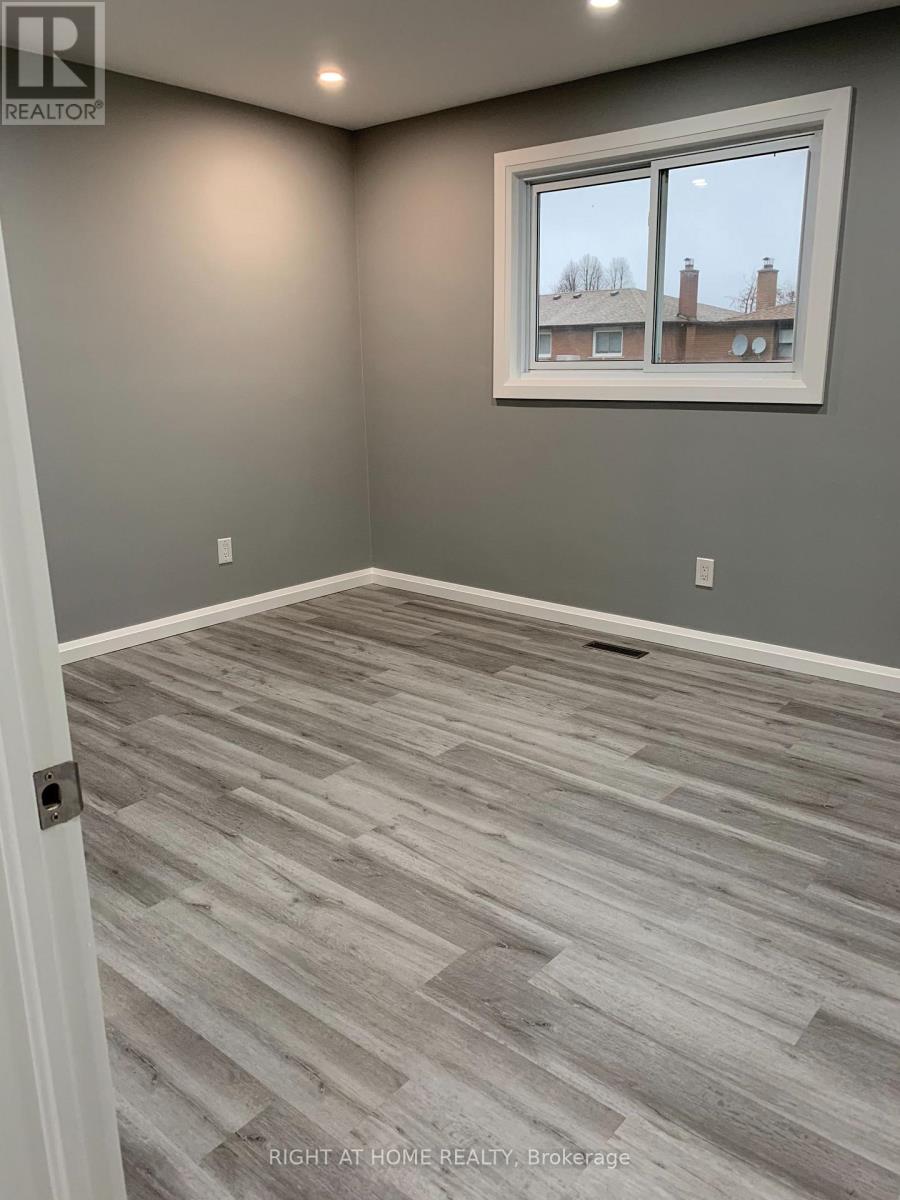 Upper - 4087 Clevedon Drive, Mississauga, Ontario  L4Z 1J4 - Photo 9 - W12679284