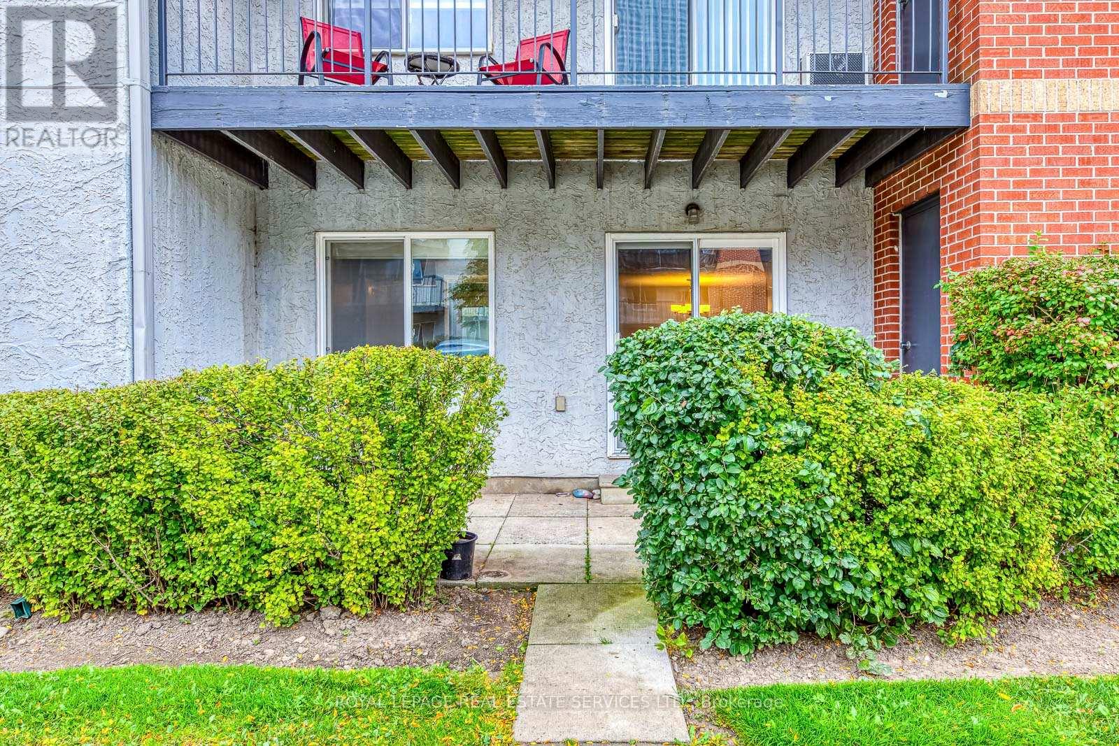 911 - 1450 Glen Abbey Gate, Oakville (Ga Glen Abbey), Ontario  L6M 2V7 - Photo 5 - W12679320