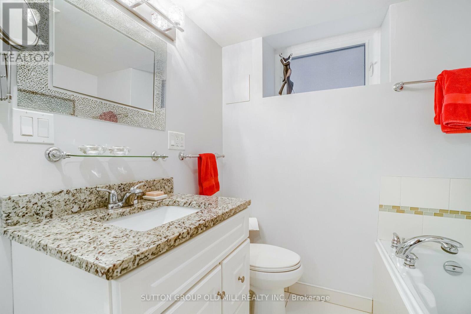 Lower - 118 Mavety Street, Toronto, Ontario  M6P 2L9 - Photo 24 - W12679328