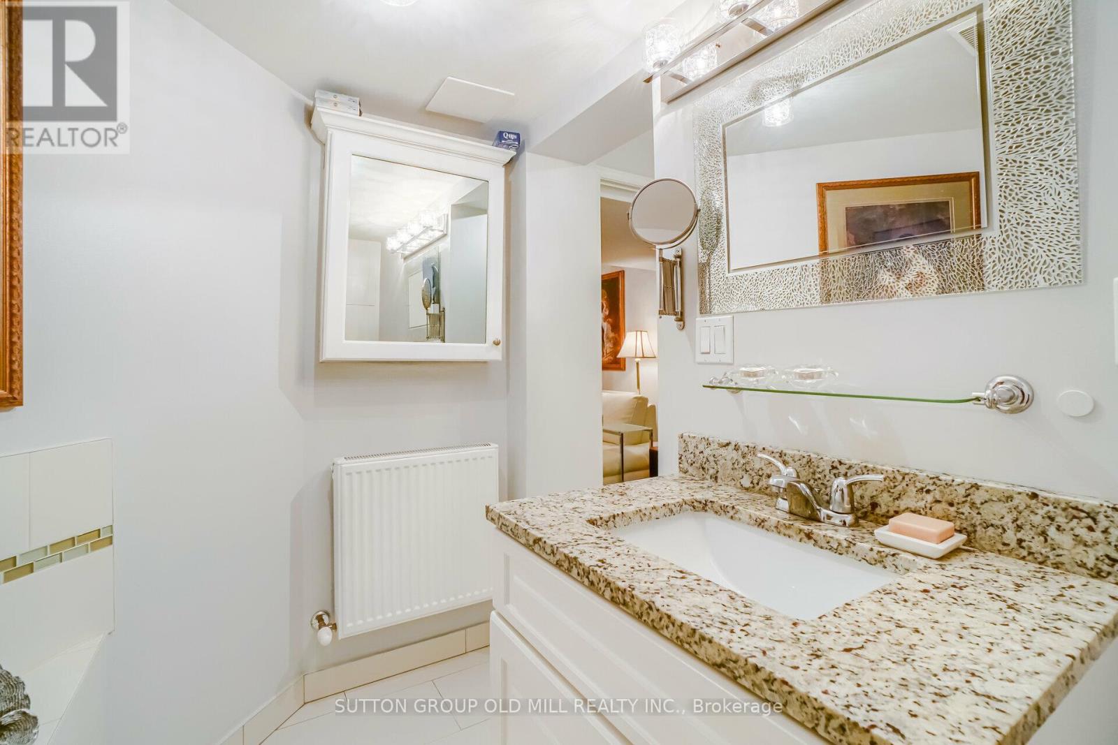 Lower - 118 Mavety Street, Toronto, Ontario  M6P 2L9 - Photo 25 - W12679328