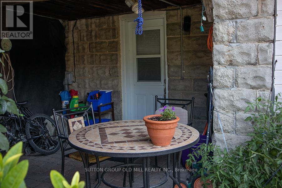 Lower - 118 Mavety Street, Toronto, Ontario  M6P 2L9 - Photo 30 - W12679328