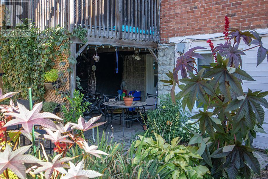 Lower - 118 Mavety Street, Toronto, Ontario  M6P 2L9 - Photo 31 - W12679328