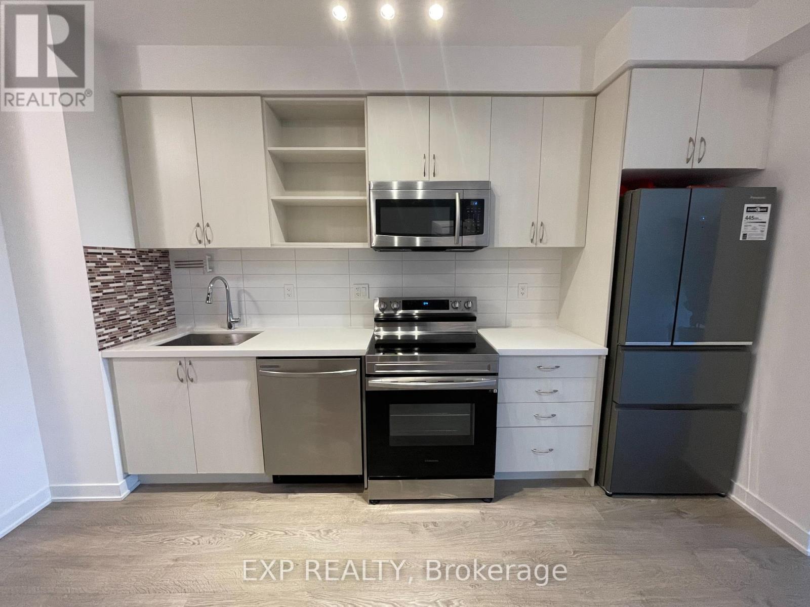 105 - 4677 Glen Erin Drive, Mississauga, Ontario  L5M 2E3 - Photo 3 - W12679330