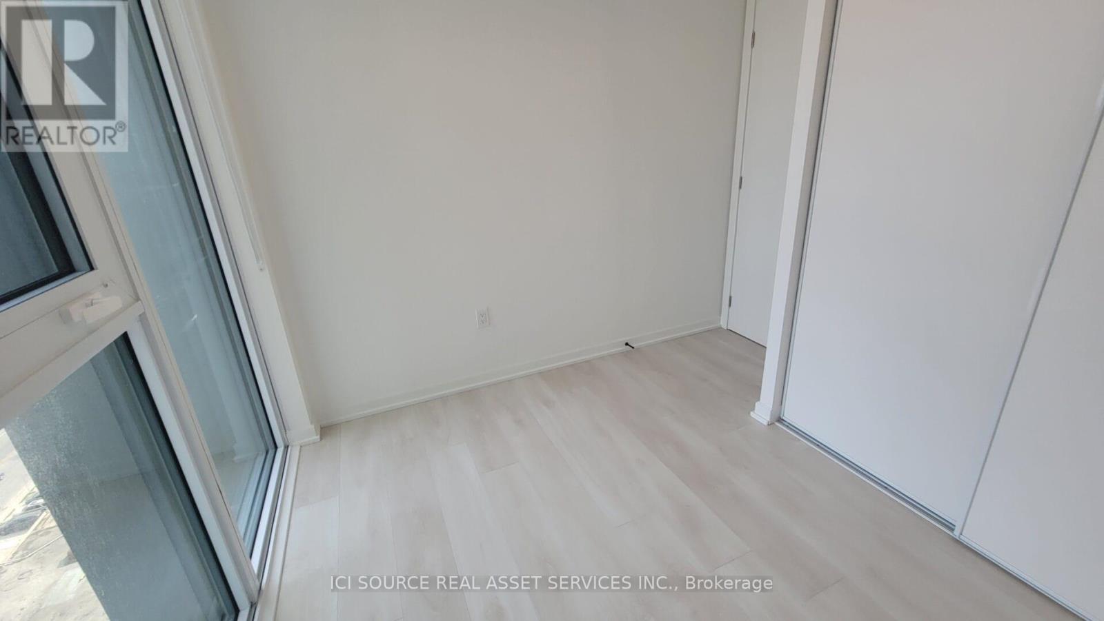 1409 - 10 Graphophone Grove, Toronto, Ontario  M6H 0E5 - Photo 5 - W12679334