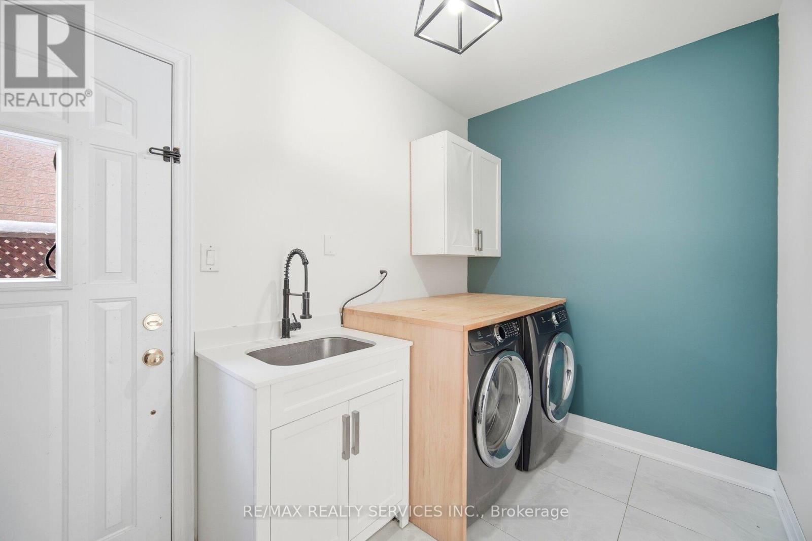 71 Hutton Crescent, Caledon, Ontario  L7C 1A7 - Photo 23 - W12679344