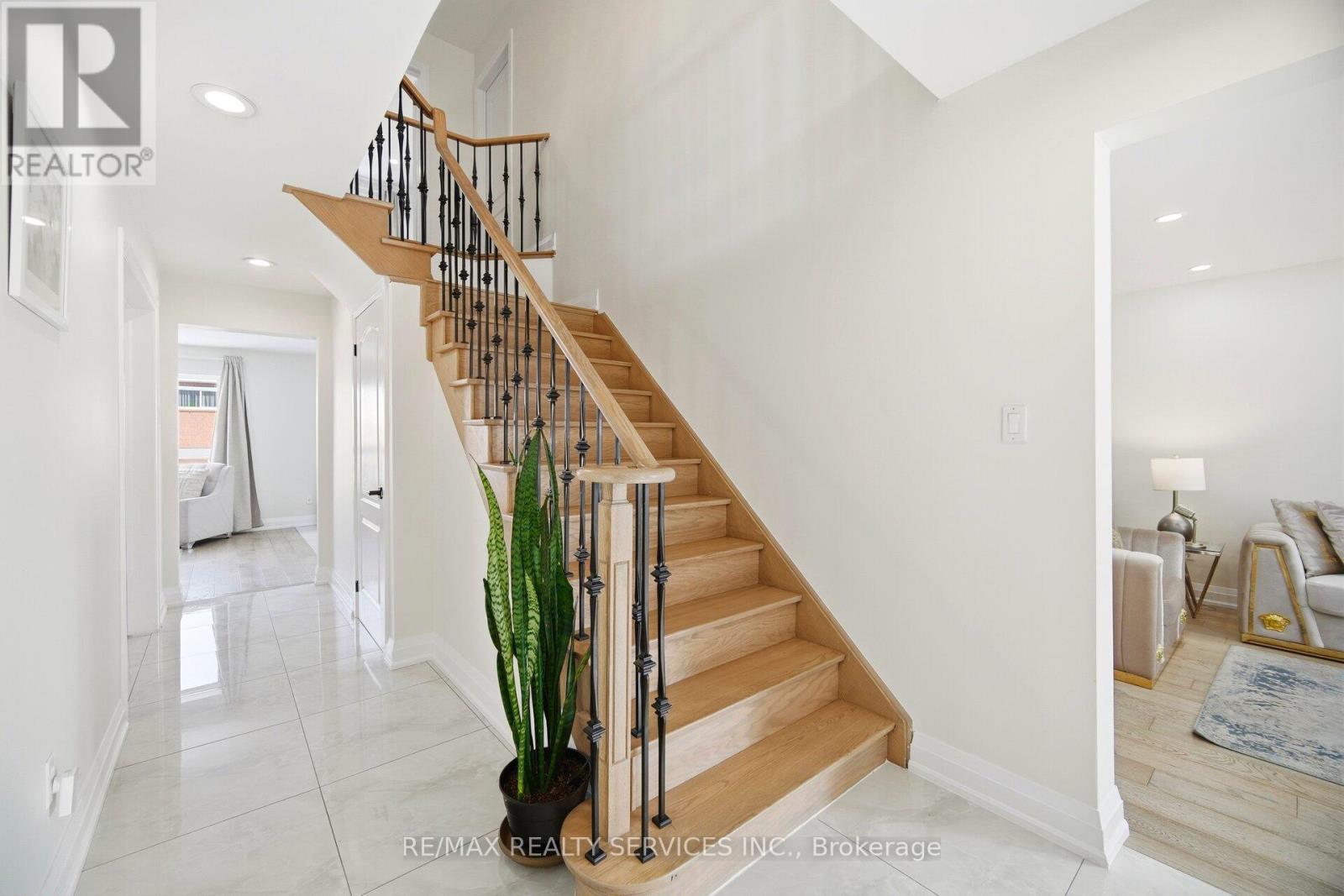 71 Hutton Crescent, Caledon, Ontario  L7C 1A7 - Photo 24 - W12679344