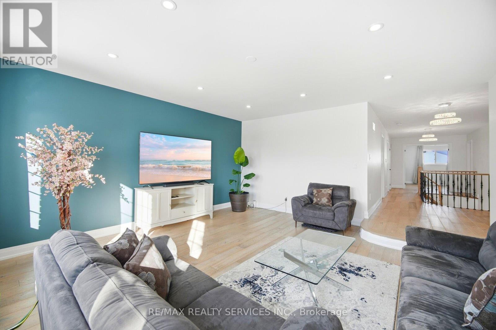 71 Hutton Crescent, Caledon, Ontario  L7C 1A7 - Photo 27 - W12679344