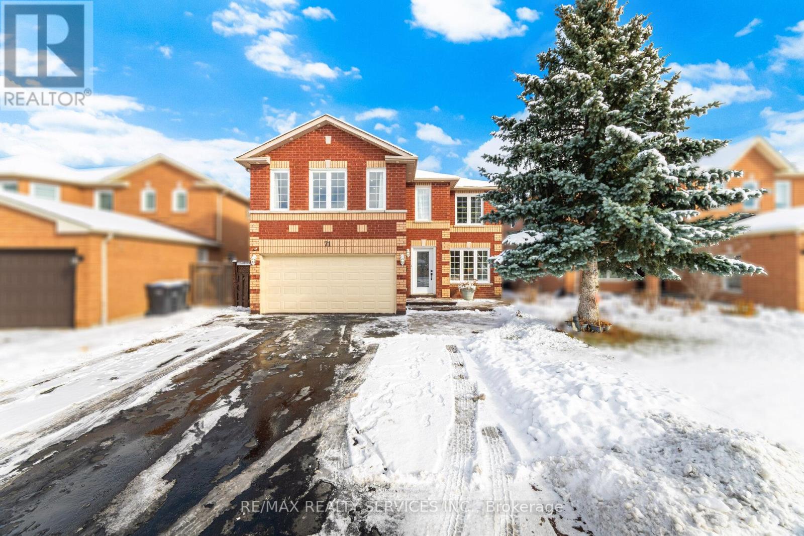 71 Hutton Crescent, Caledon, Ontario  L7C 1A7 - Photo 3 - W12679344